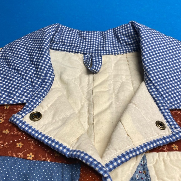 Woman’s Patchwork Quilted Handmade Vest - Picture 4 of 7